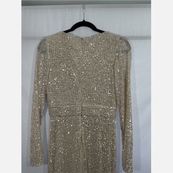 NWT $398 IEENA for Mac‎ Duggal [ 4 ] Sequin Faux Wrap Gown in Silver Nude - Picture 13 of 14